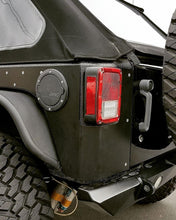 Load image into Gallery viewer, REAR ROCKSKIN OE TAIL LIGHT CORNERS (RAW) STEEL FOR JKU