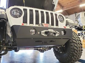 Jeep Wrangler JL/Gladiator Front Alumilite Bumper. With Factory Fog Light Provisions, Hoop and Skid Combo